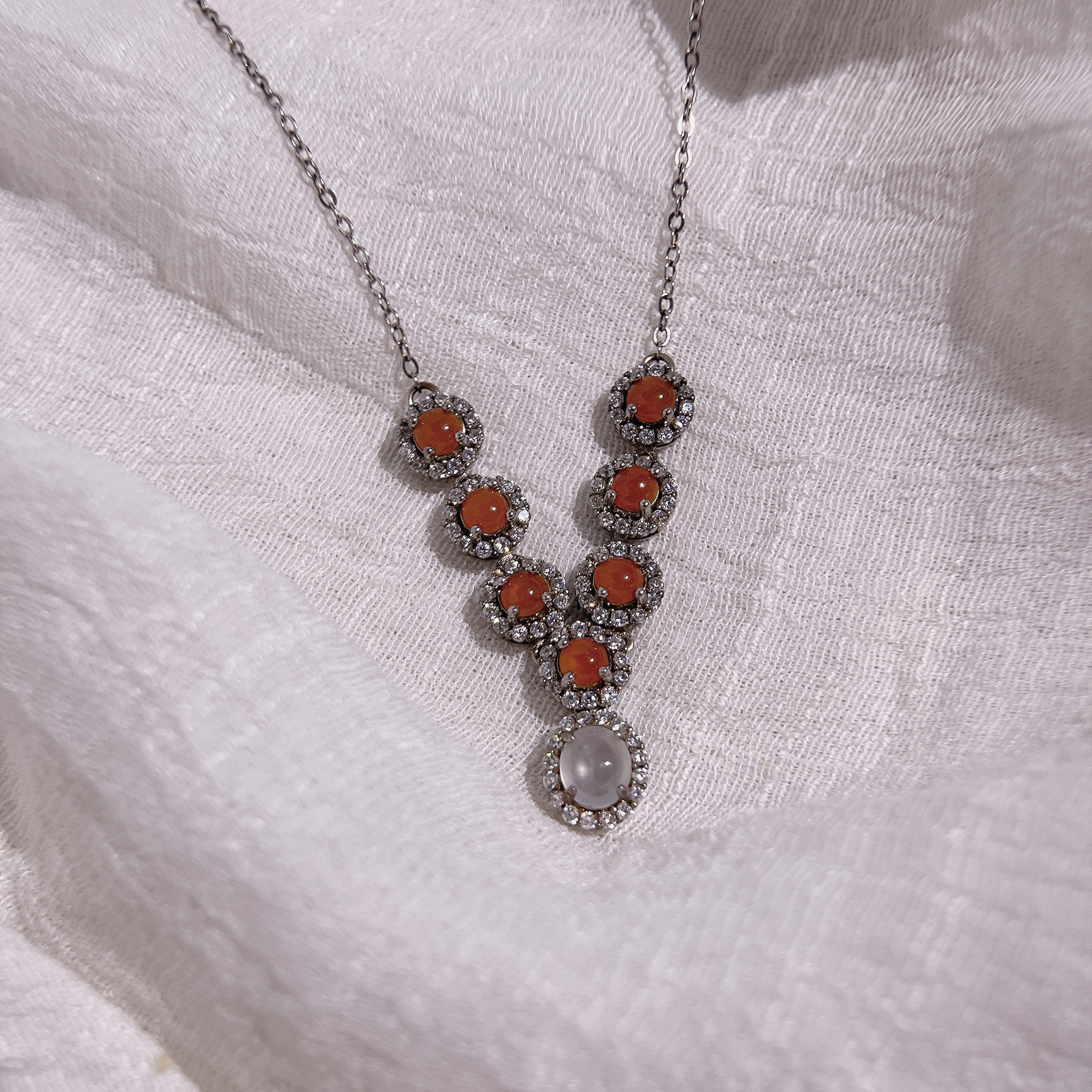 翡翠．紅紅火火白冰V字鏈