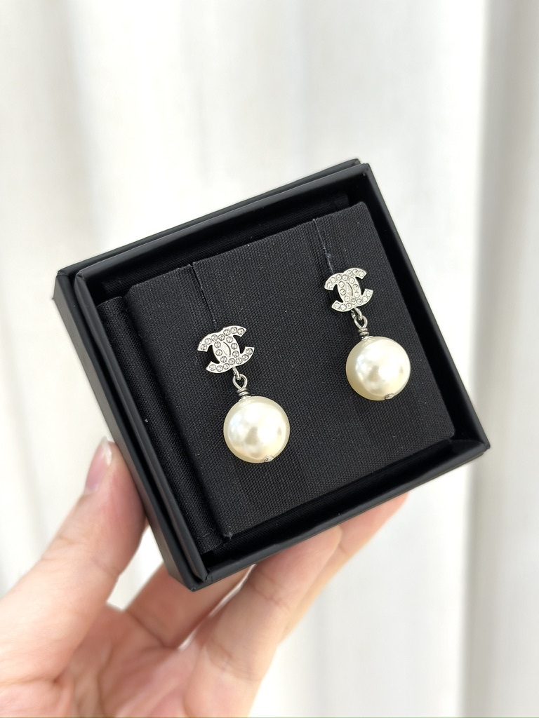 CHANEL Pearl Drop Earrings A36138