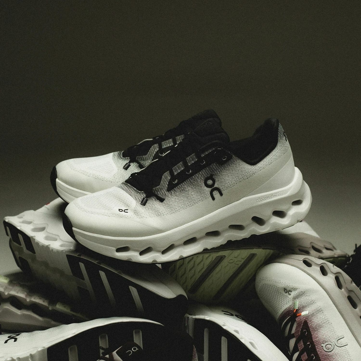 【代購】ON CLOUDTILT 運動鞋 慢跑鞋 布鞋 黑白 漸層 MENS RUNNING SHOES