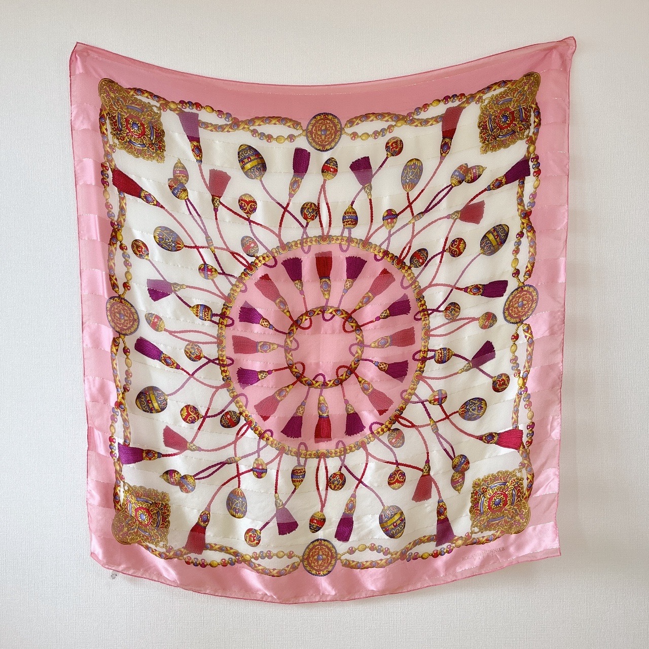 Roland Munnier Paris 粉紅色流蘇圖案絲巾