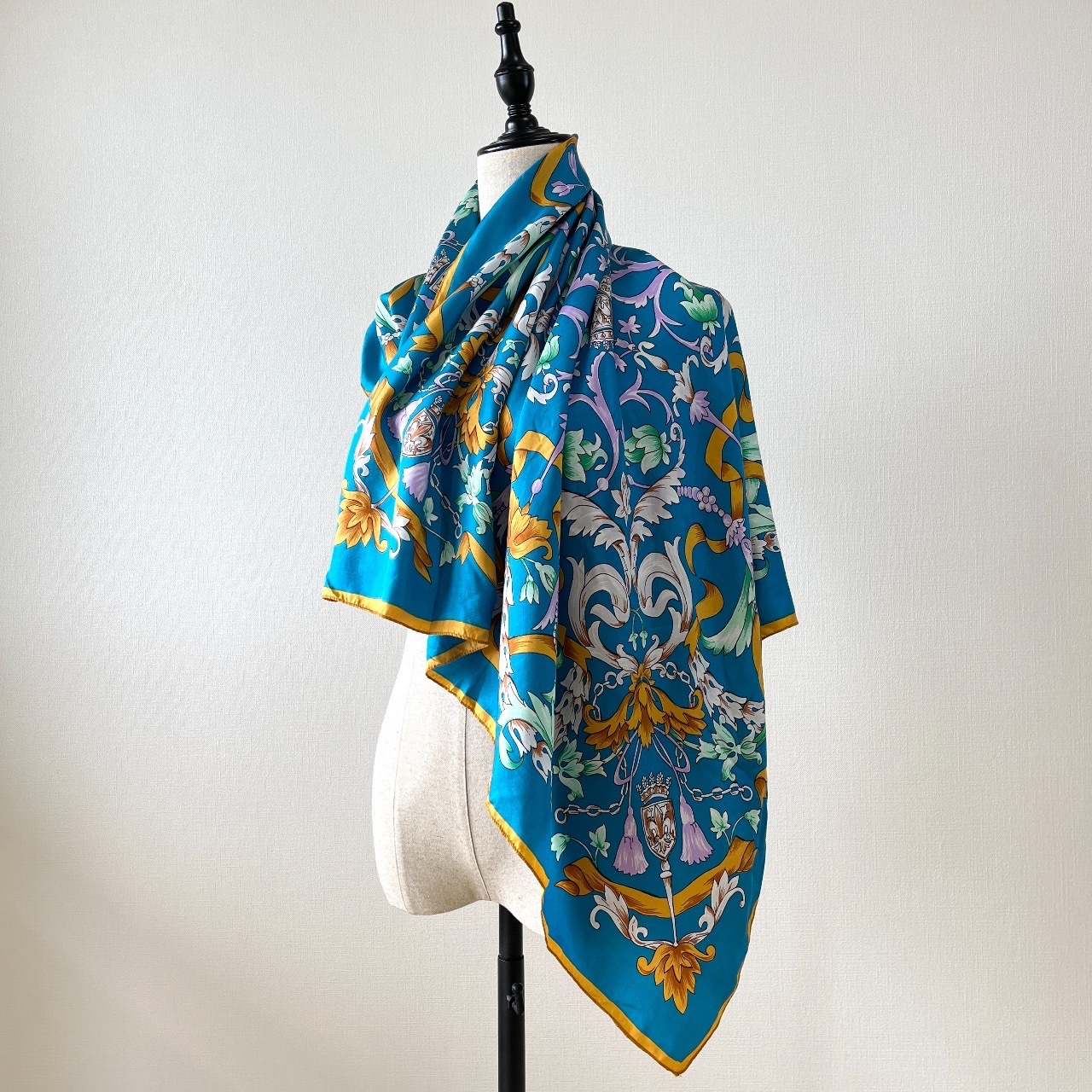 綠松色華麗大花絲巾