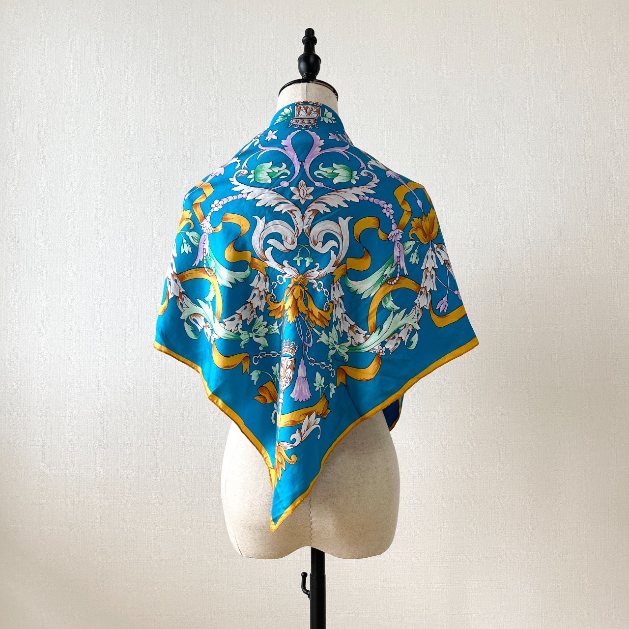 綠松色華麗大花絲巾