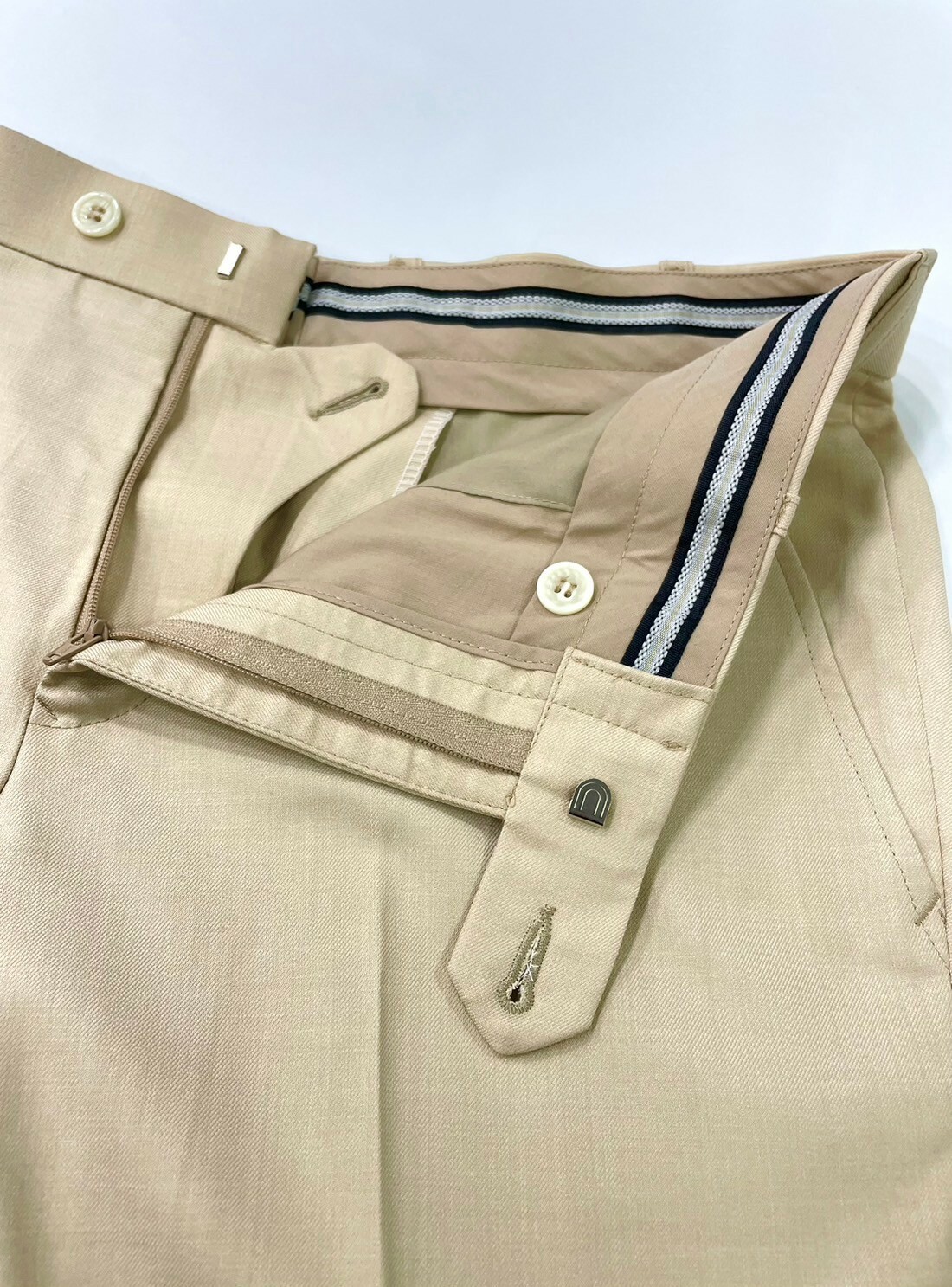 淺卡其修身西裝褲-2