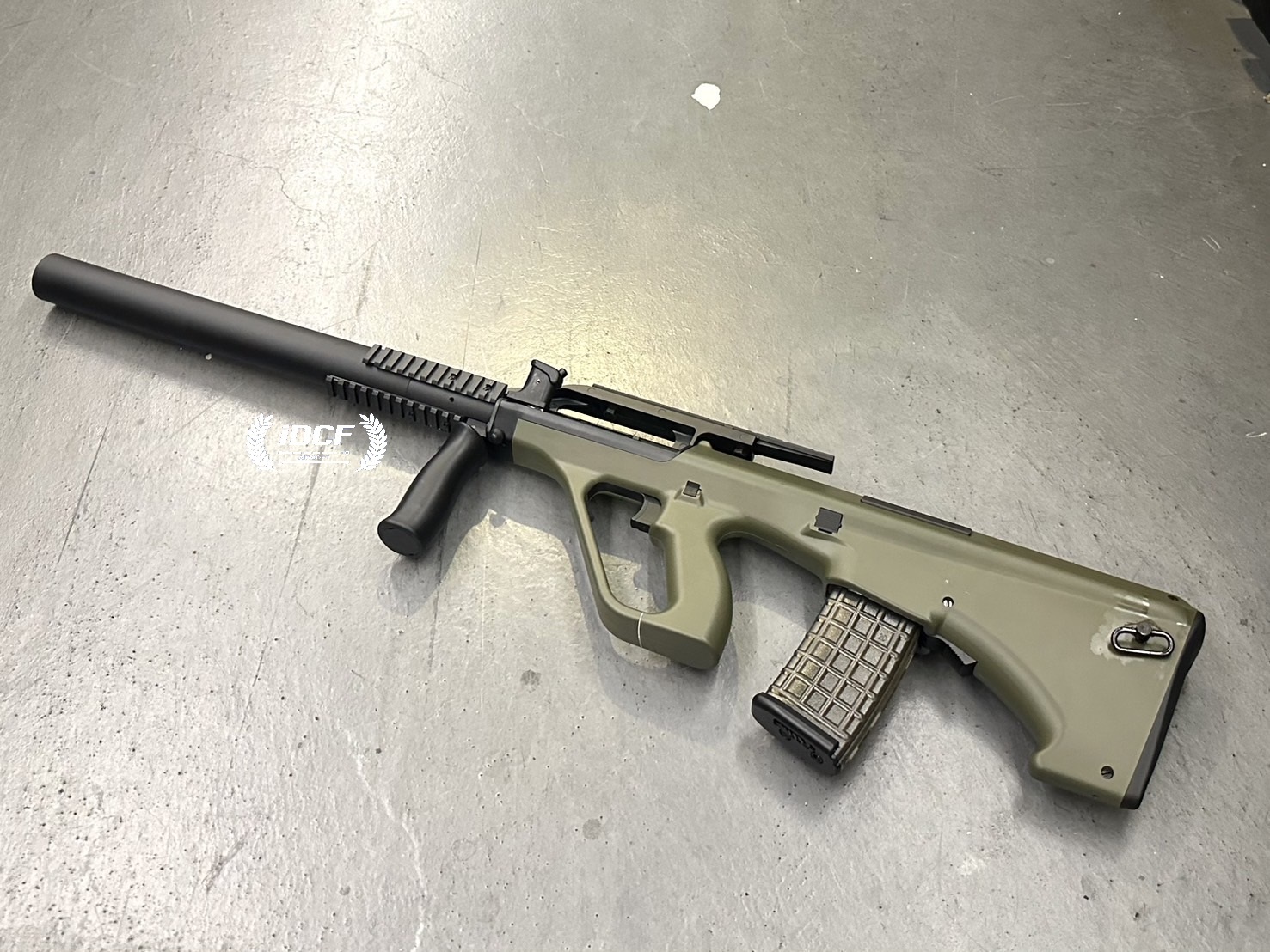 雪狼AUGA2戰術滅音管版AEG電動槍OD綠SW-020BM-OD