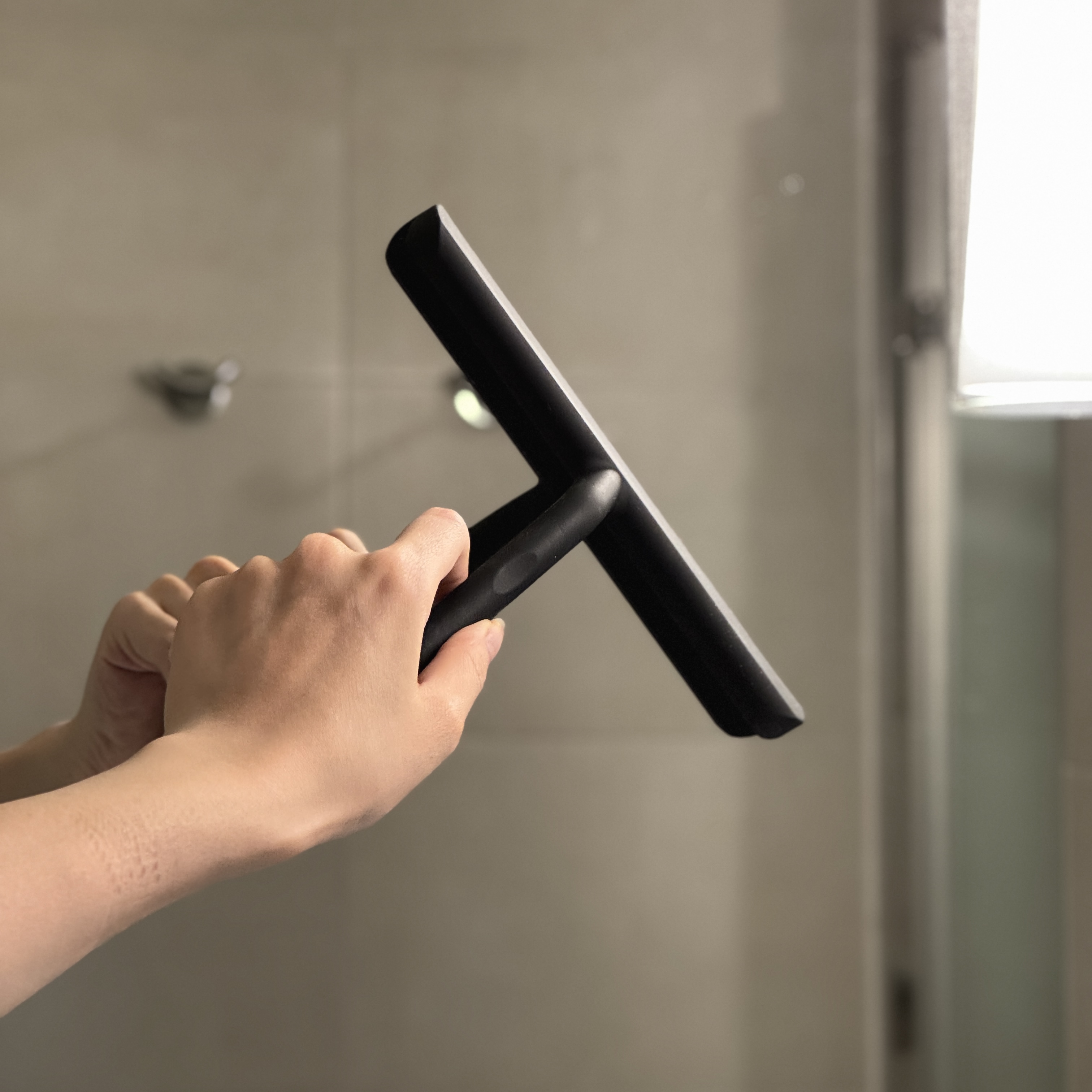 黑色玻璃刮水神器