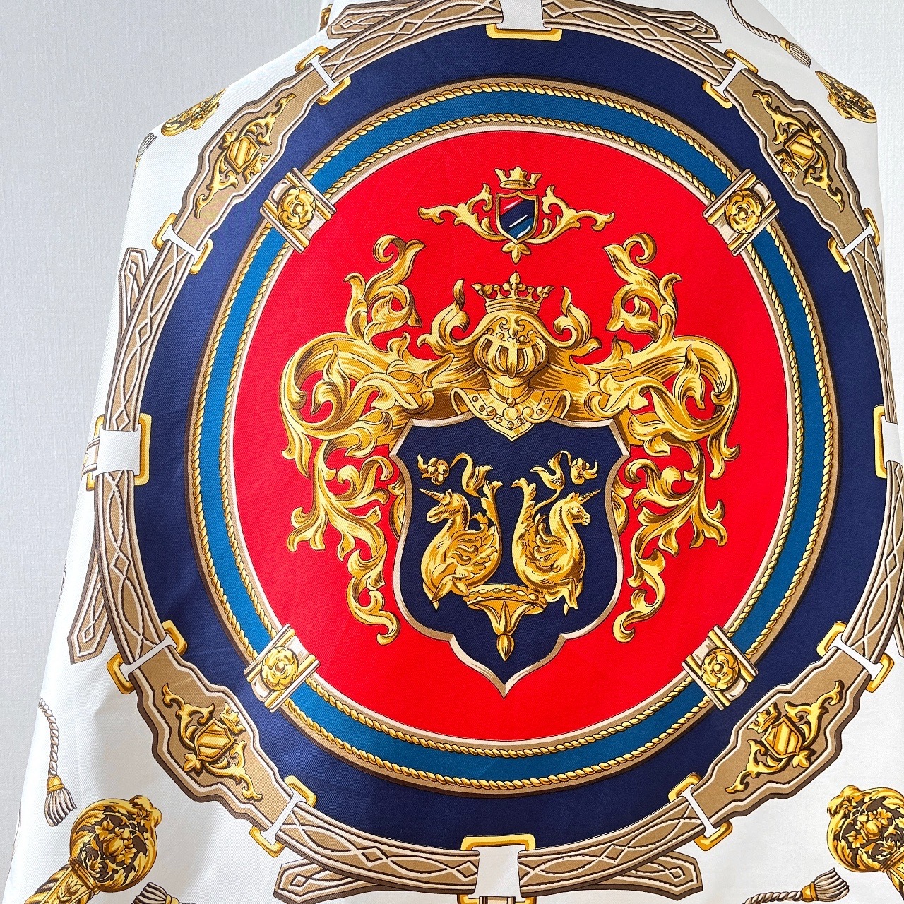 深藍色皇家圖案絲巾