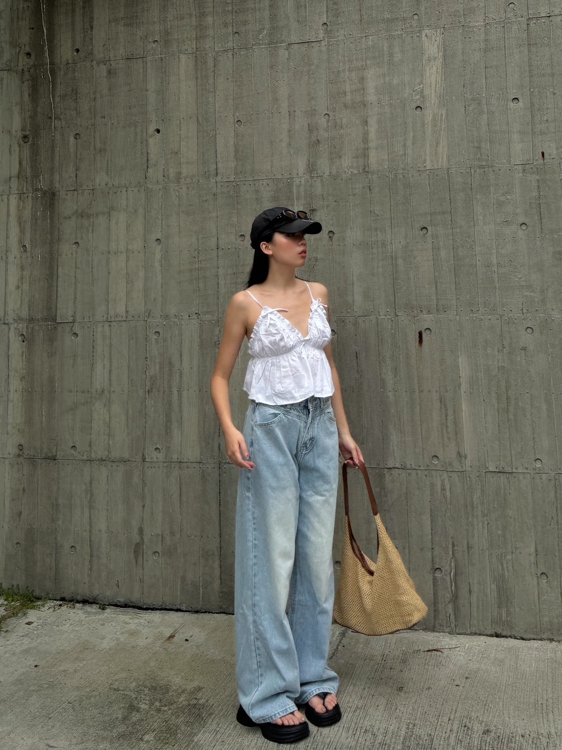 復古V字高腰直筒牛仔褲(2色)