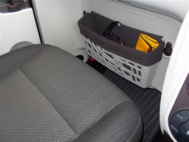 豐田正廠 option 乘客位置物籃