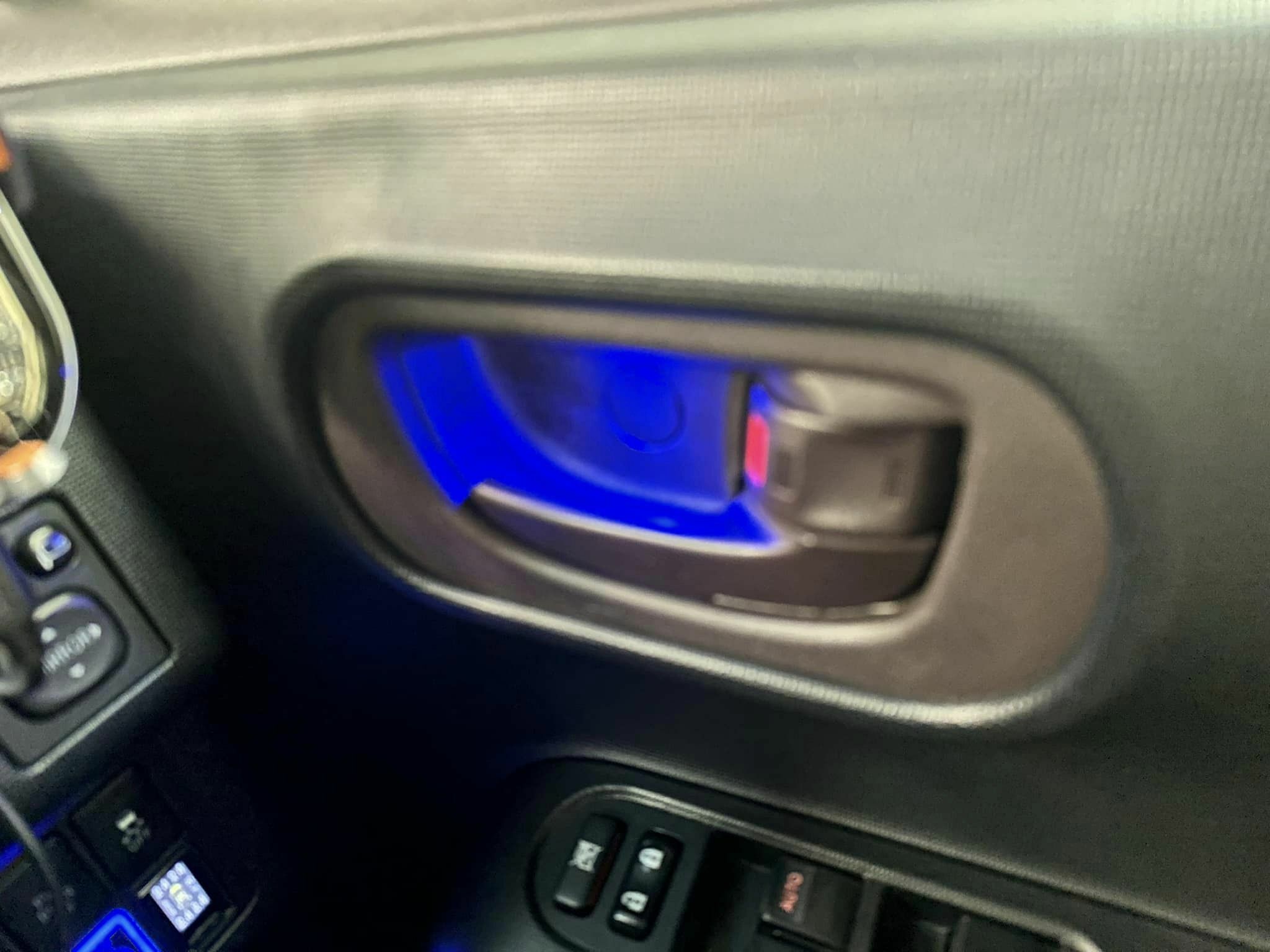 內門碗藍色氣氛燈