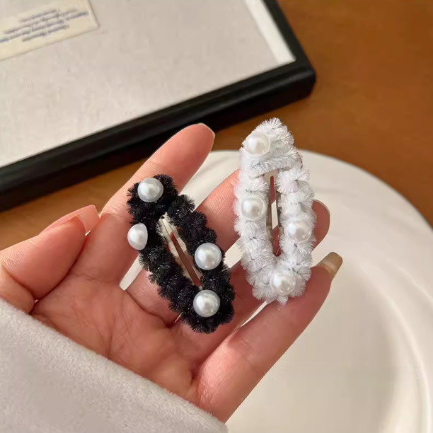 [4 FOR RM10] Cute Fuzzy Pearl BB Clip