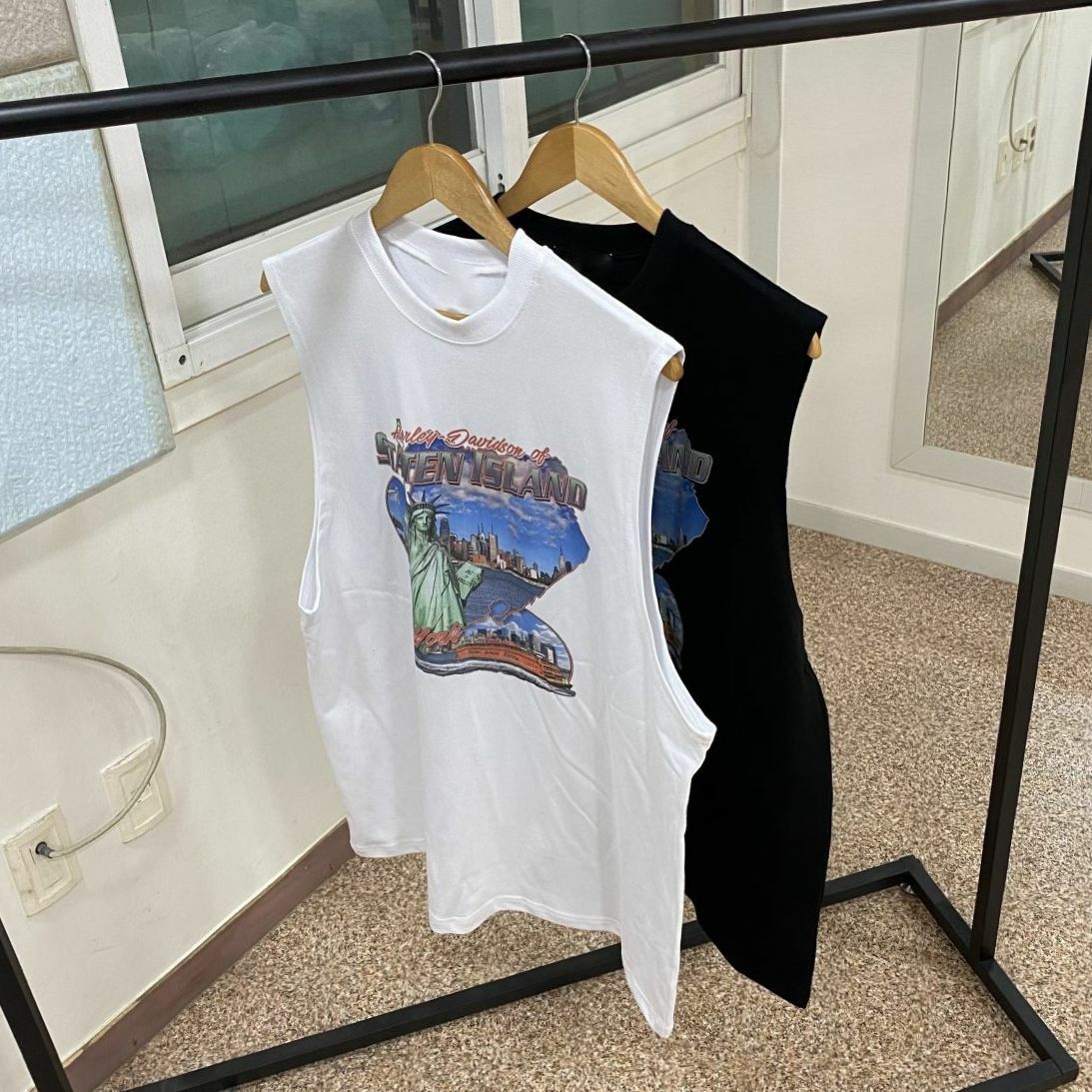 OverSize英文字圖案背心 V1059