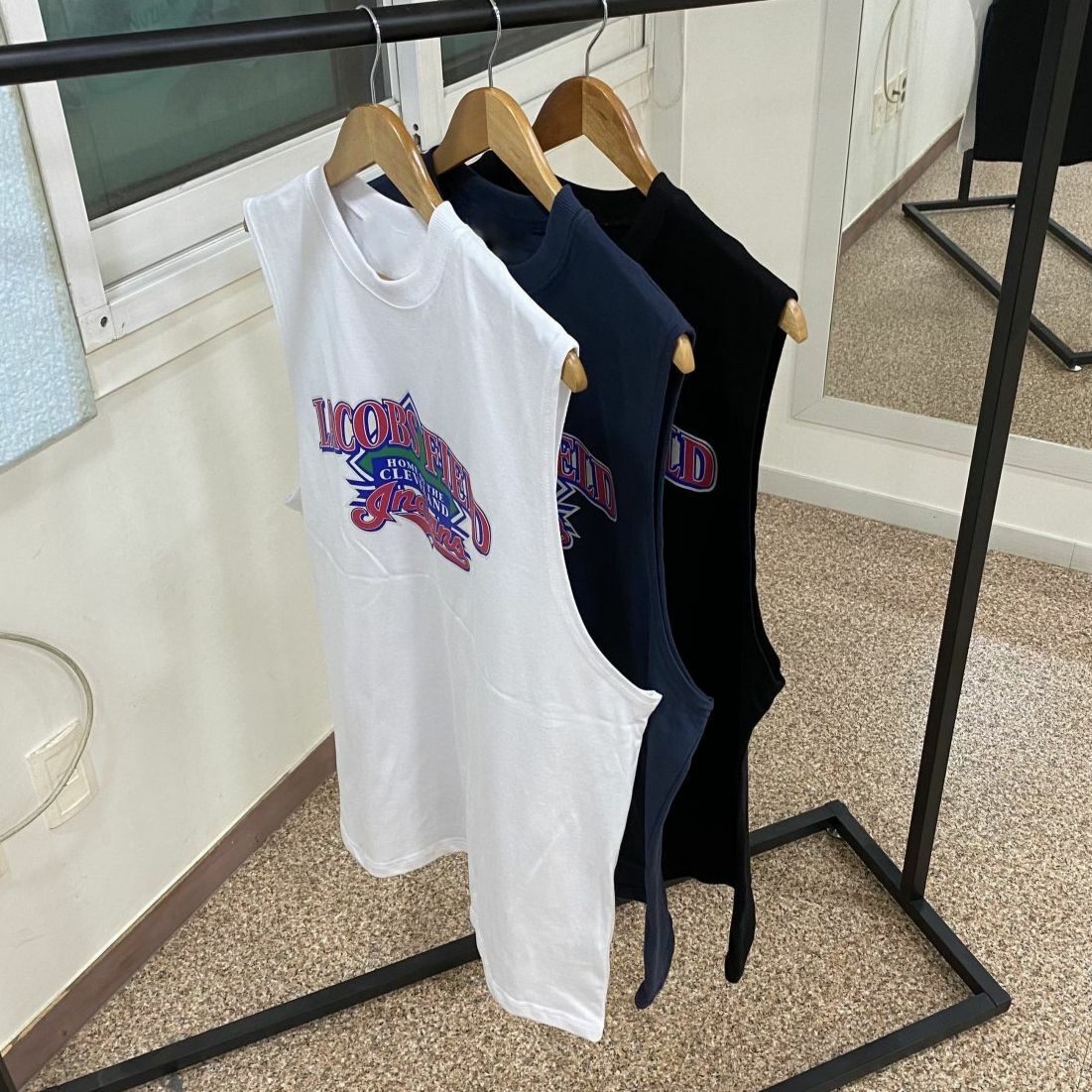 英文字背心 V1060