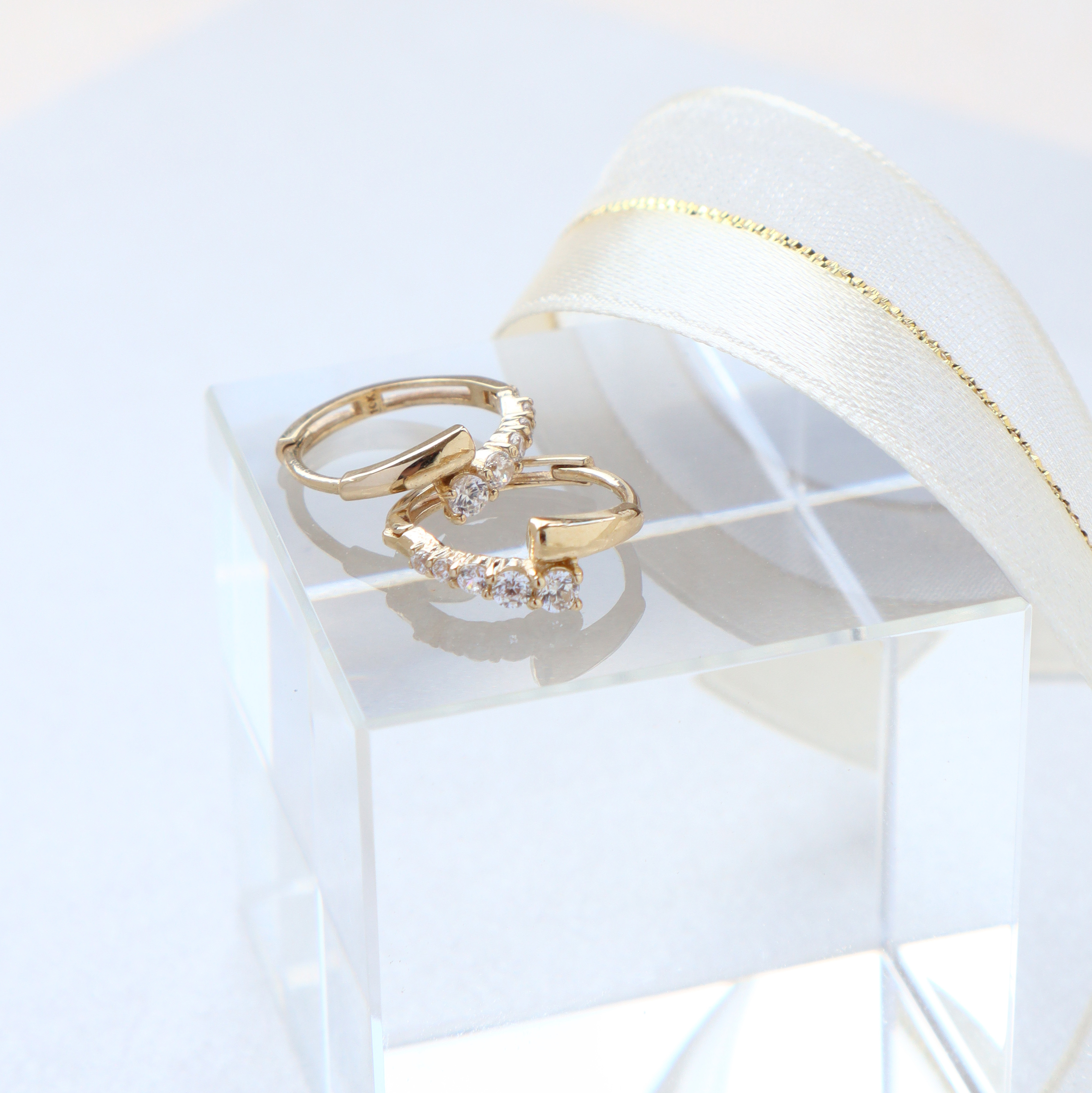 10K/與光之間耳環