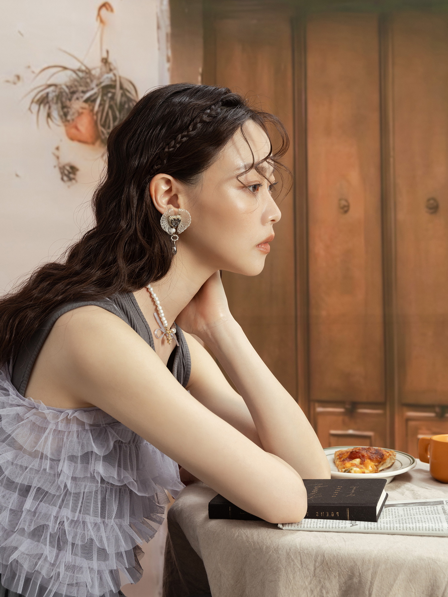 里莎的獨白。MUCHAT手作愛心蝶結水晶純銀針耳環