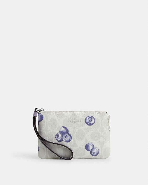 [S] COACH CR817 CORNER ZIP WRISTLET IN SIGNATURE CANVAS WITH BLUEBERRY PRIINT,CHALK/LIGHT VIOLET, 196395285228 (SCO797)