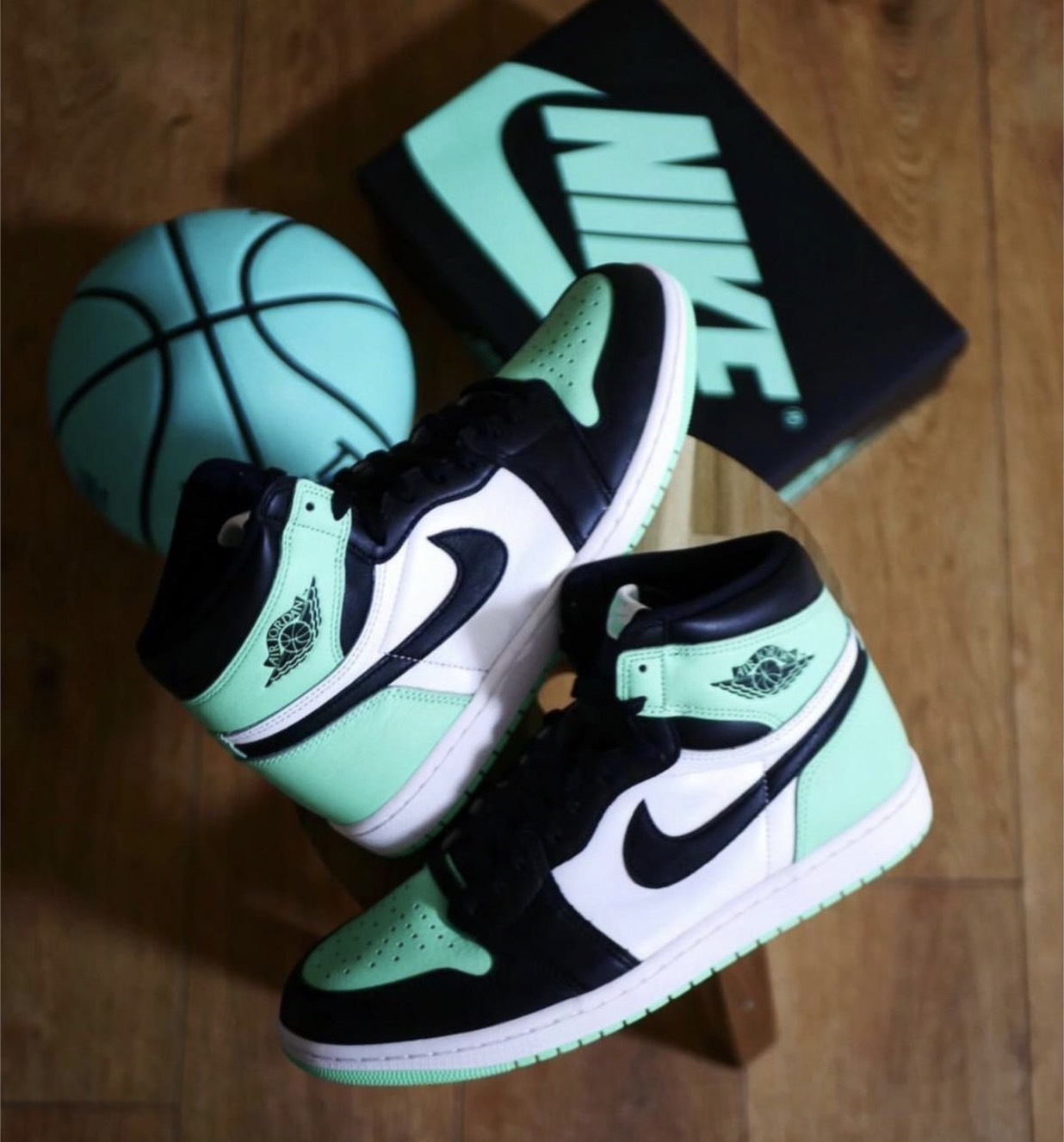 Nike Air Jordan 1 Retro High OG 'Green Glow' AJ1 黑薄荷綠