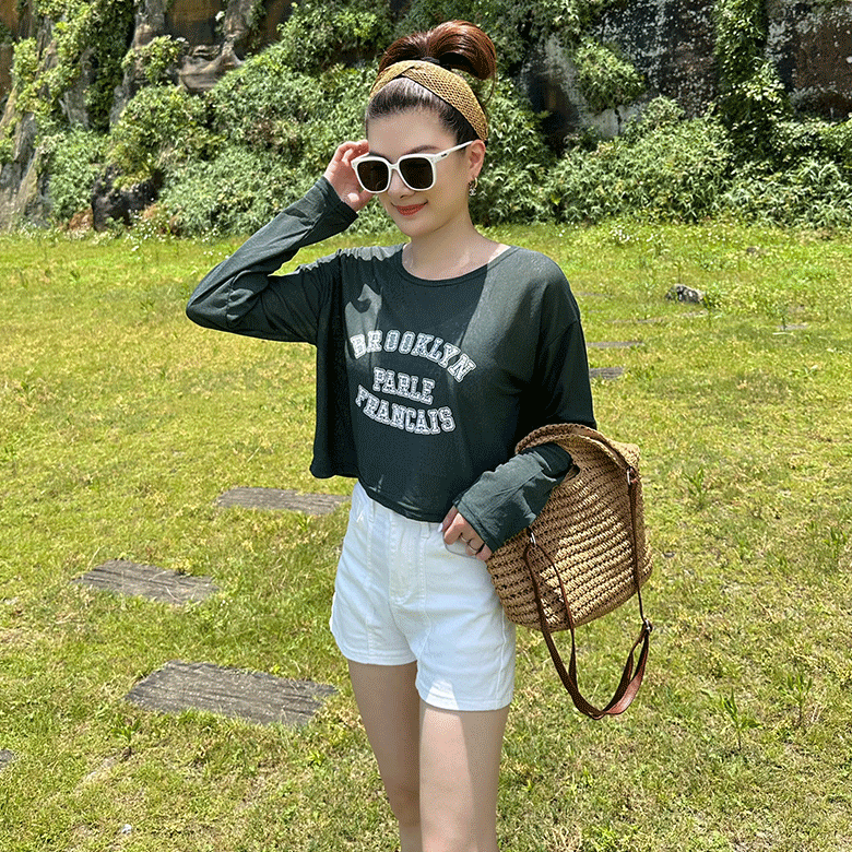 透膚英文防曬上衣