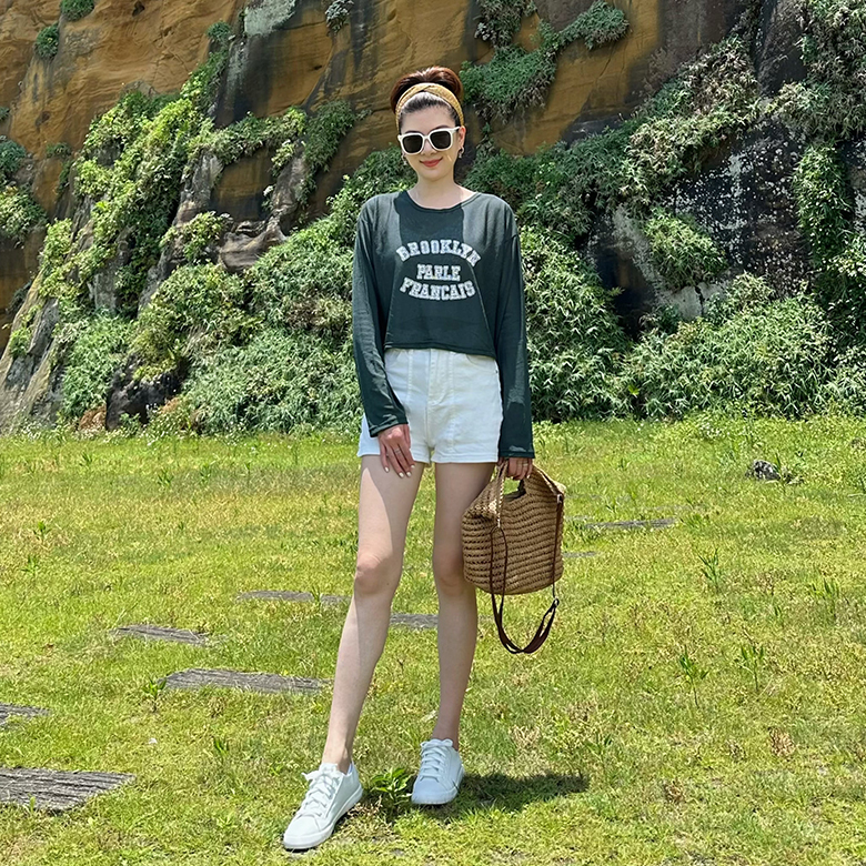 透膚英文防曬上衣