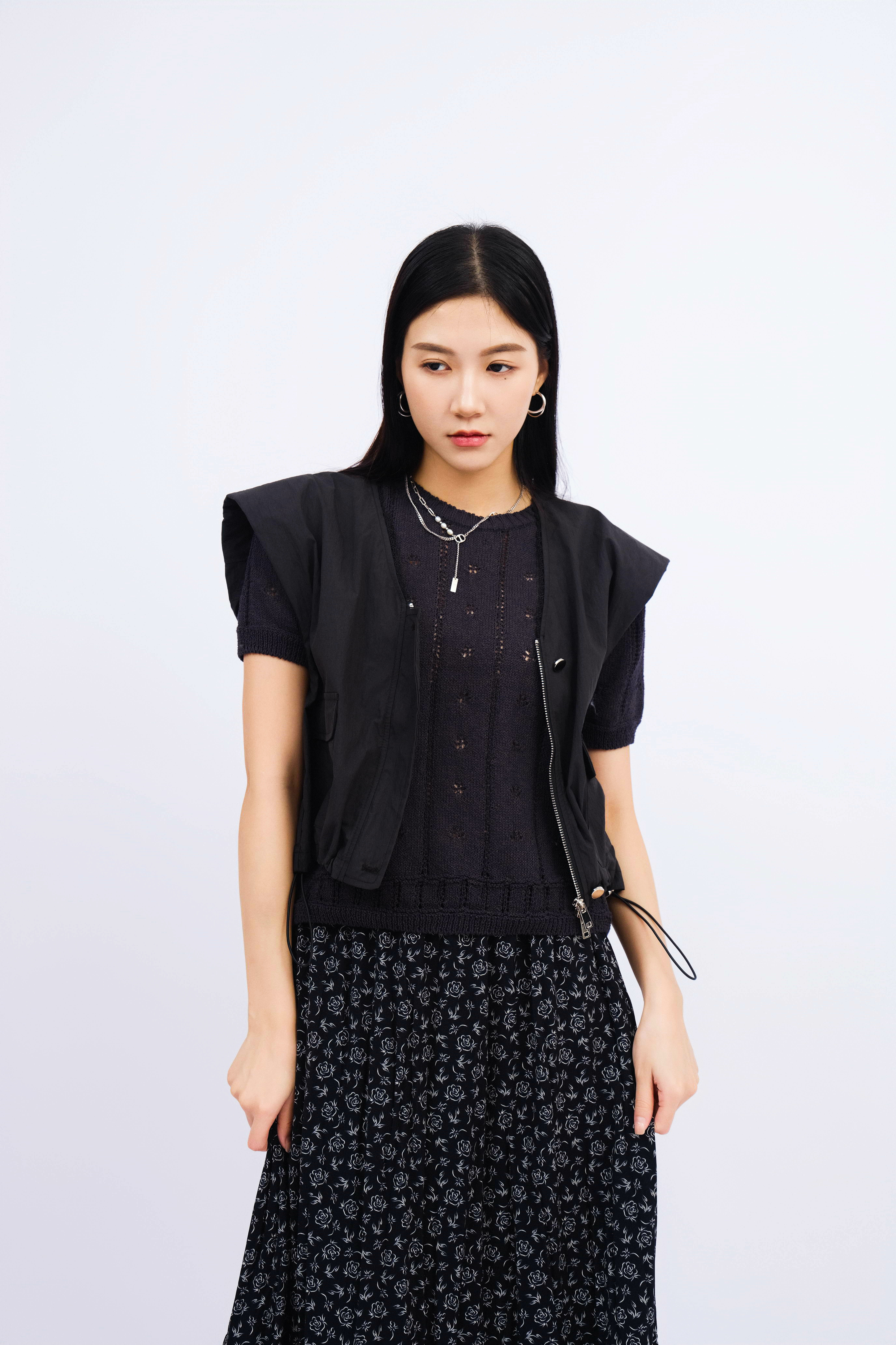 小肩墊飛膊短背心外套 (現貨款式）