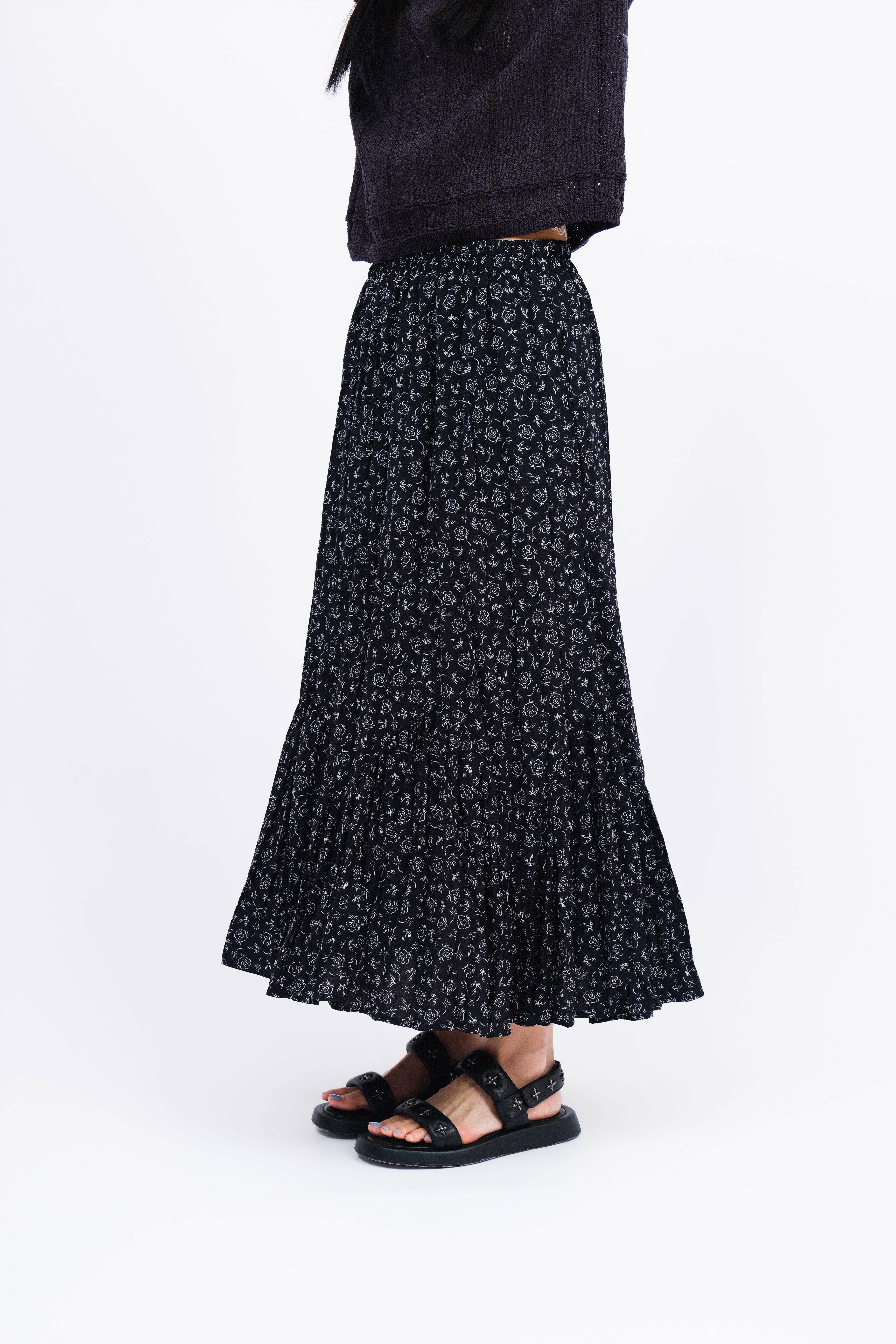 線條花傘腳裙 (*現貨款式）