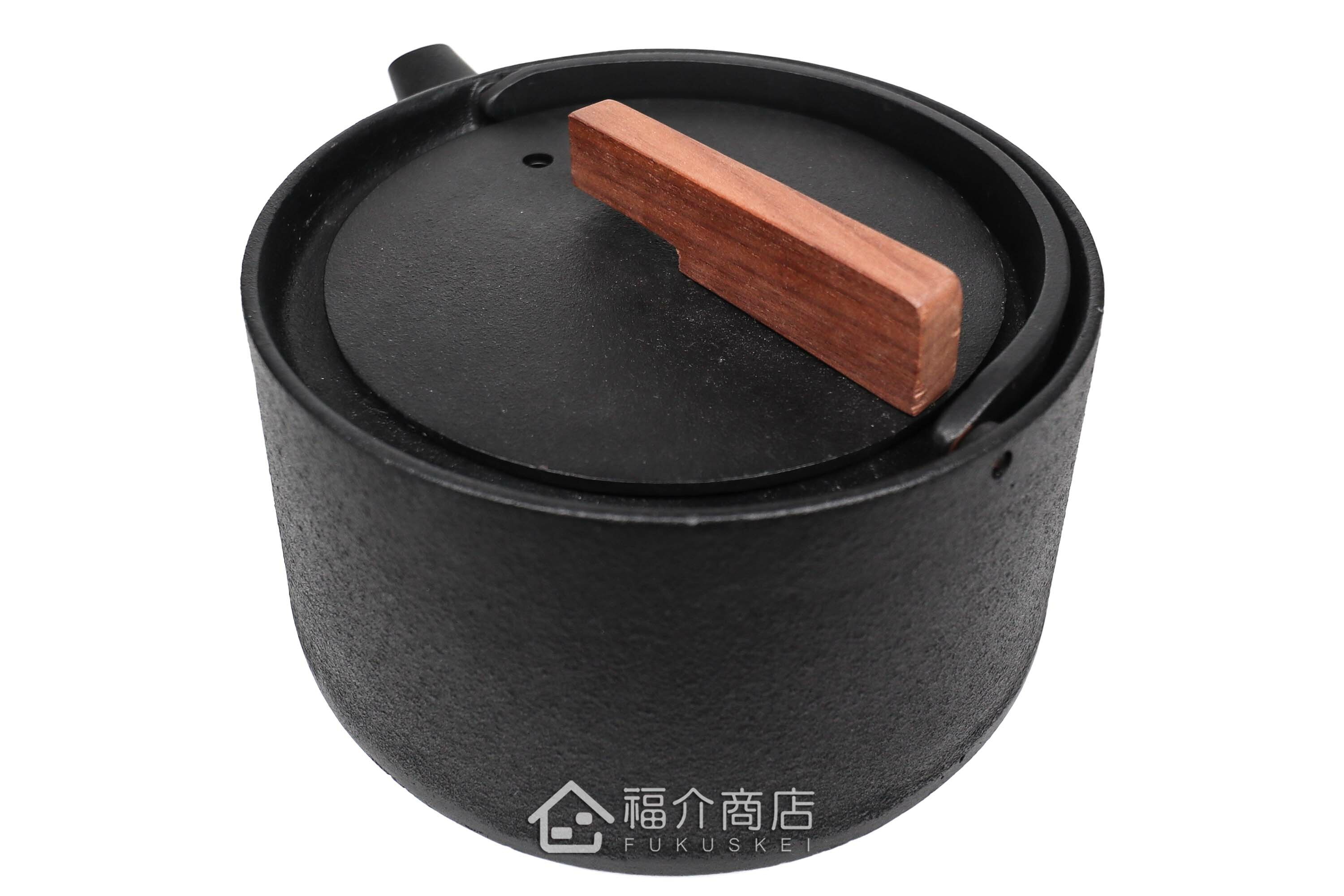 小泉誠所製作煮水泡茶用的日本木蓋鐵壺