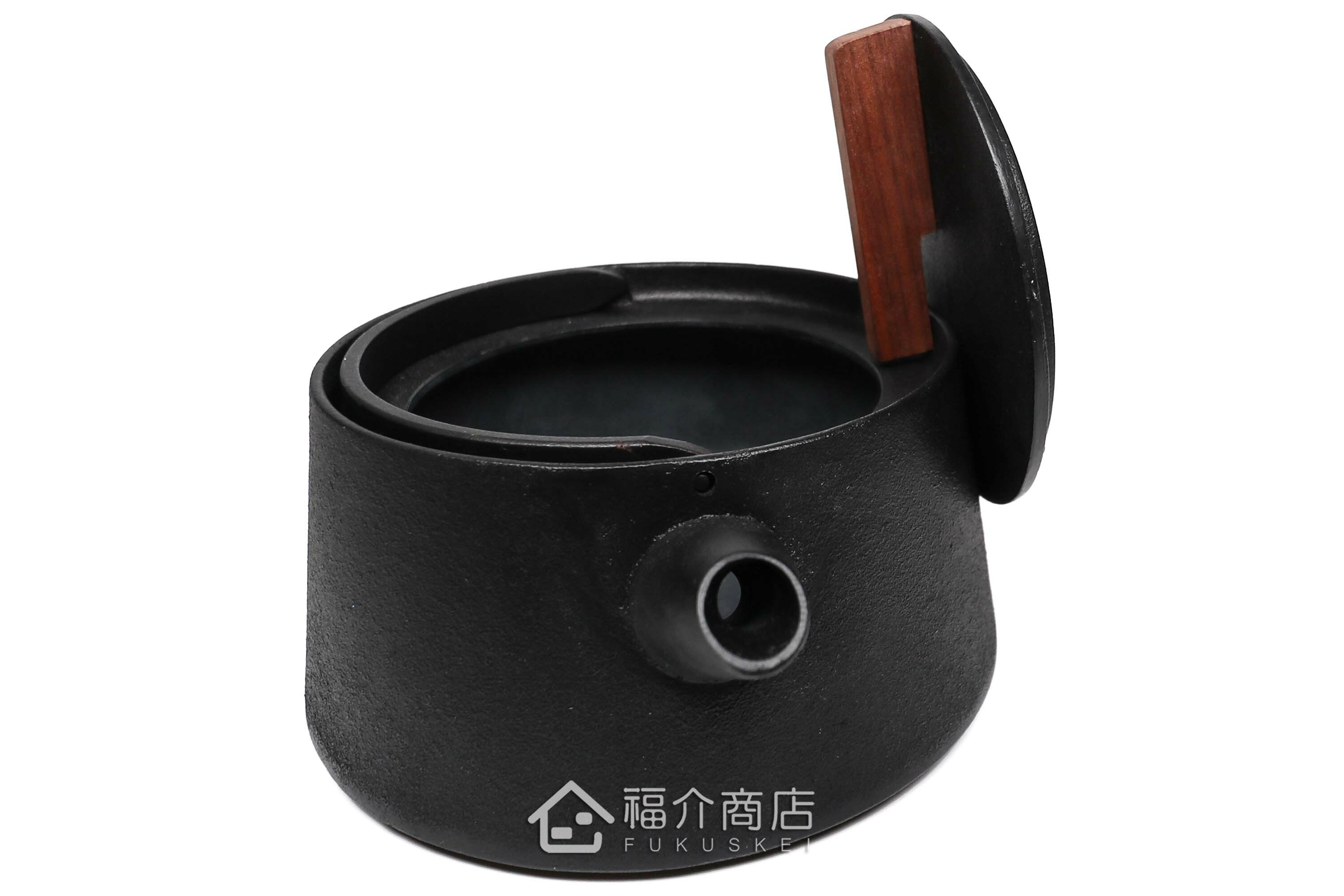 小泉誠所製作煮水泡茶用的日本木蓋鐵壺