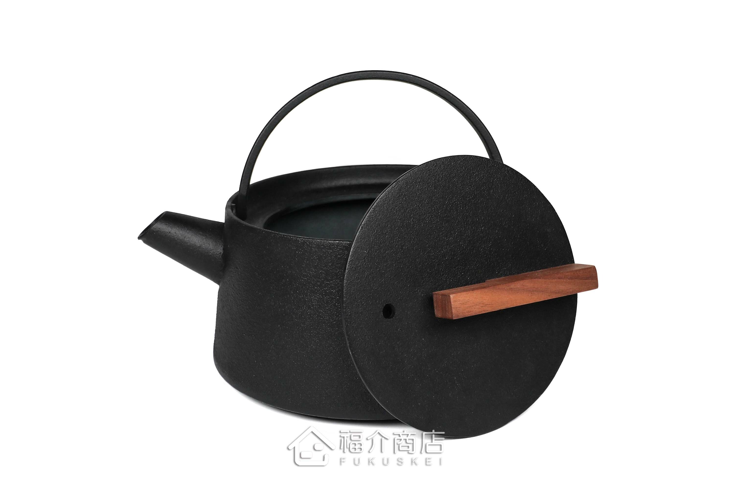 小泉誠所製作煮水泡茶用的日本木蓋鐵壺
