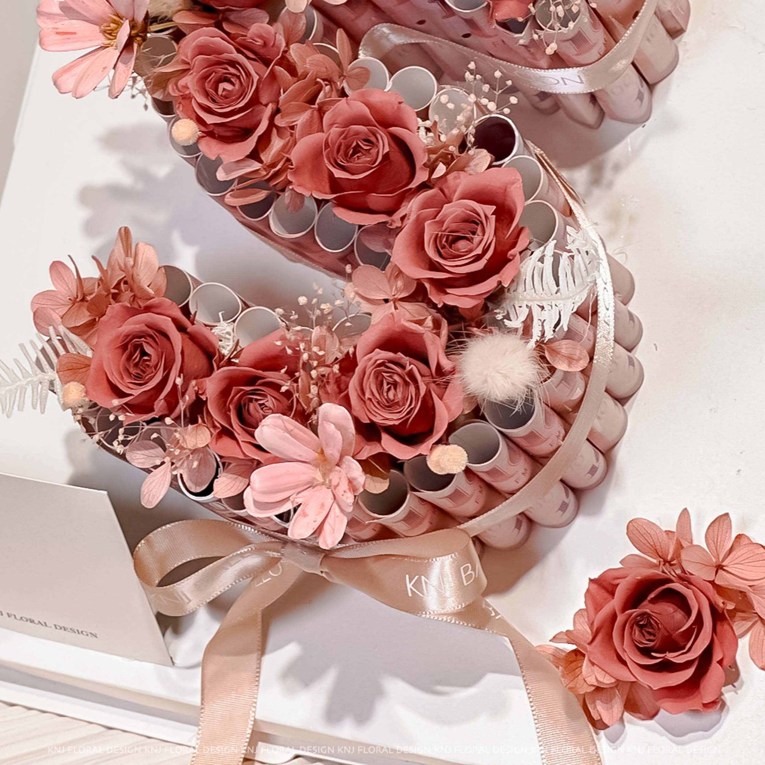 專屬字母鈔票永生花蛋糕