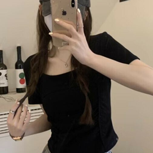 Niche Shoulder T-Shirt (Black One-size-fits-all)