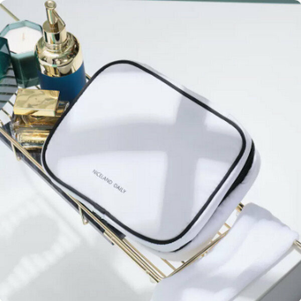 Popular dry and wet separated portable folding makeup storage bag [white] [size: length 26*width 20.5*height 10CM]