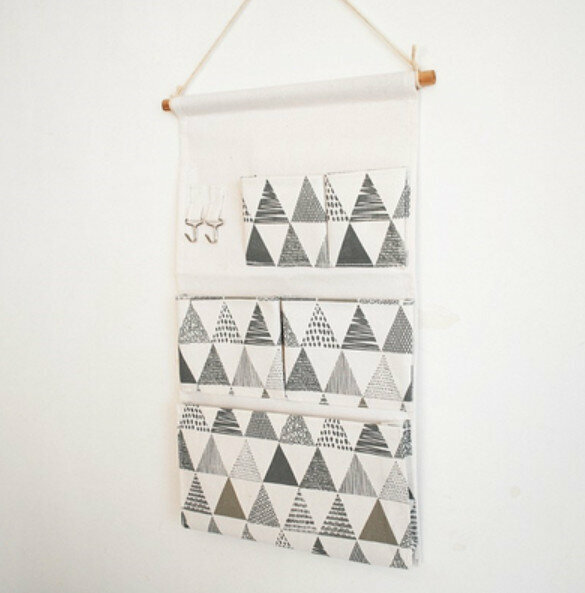 Popular wall-mounted storage bag letter hanging bag [grey triangle] [specification: 33*55cm]