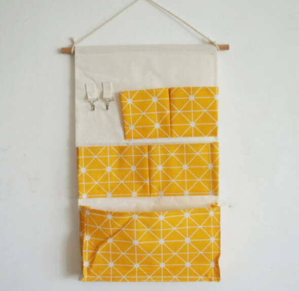 Popular wall-mounted storage bag letter hanging bag [yellow checkerboard] [specification: 33*55cm]