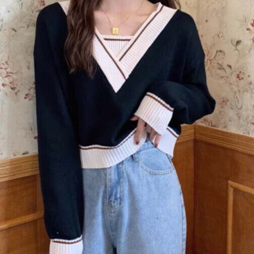 V-neck fake two-piece sweater (black one-size-fits-all)