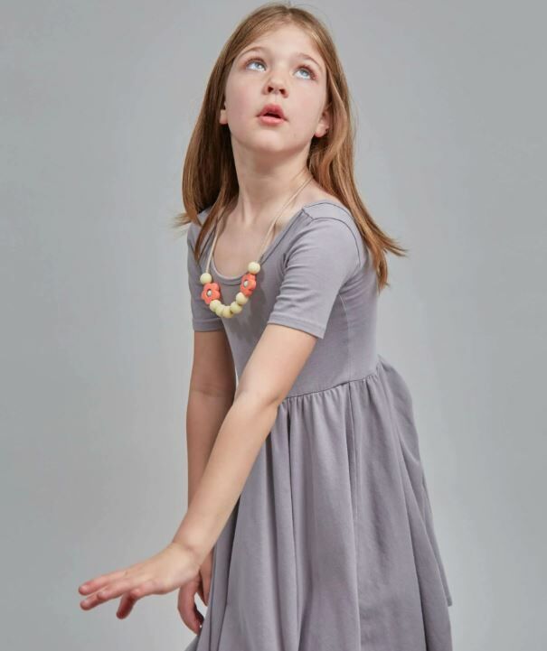 January Moon  小朋友項鍊 Dewdrop Daisy Sensory Necklace