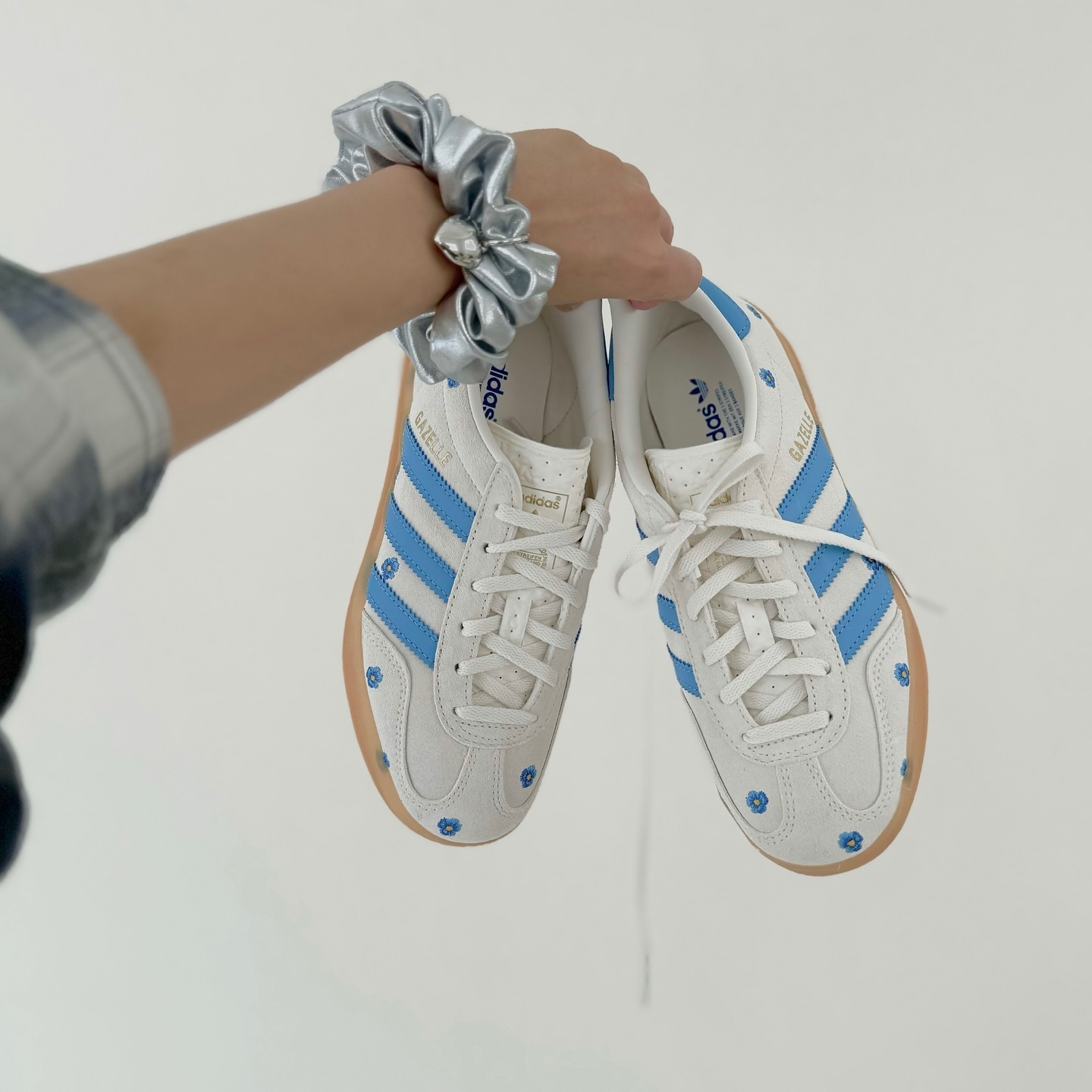 Adidas Originals Gazelle Indoor 奶油藍色 小雛菊 小花 米白 焦糖底 復古鞋 IF4491