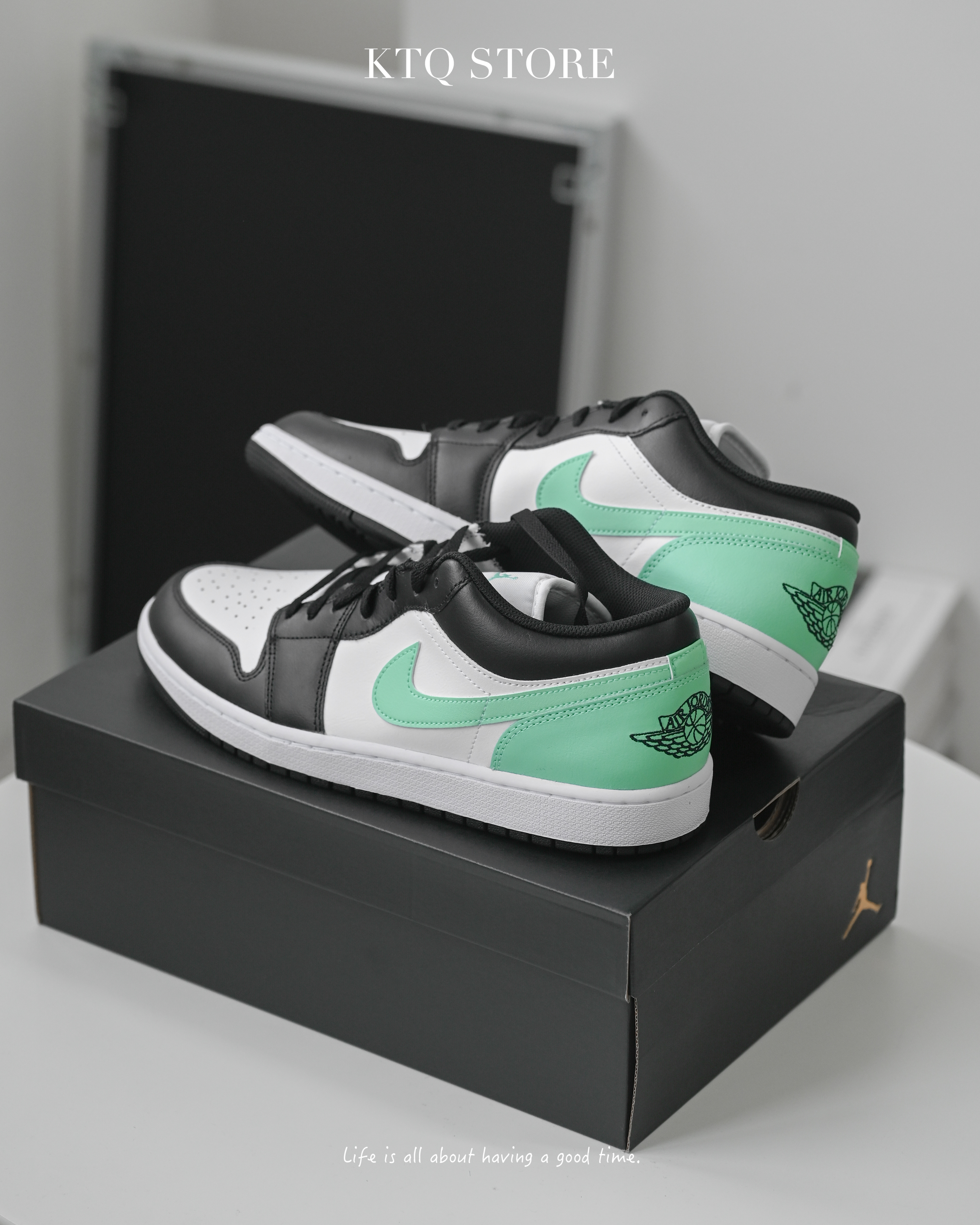 KTQ STORE ‧ Nike Air Jordan 1 Low  Green Glow  黑白 薄荷綠 553558-131