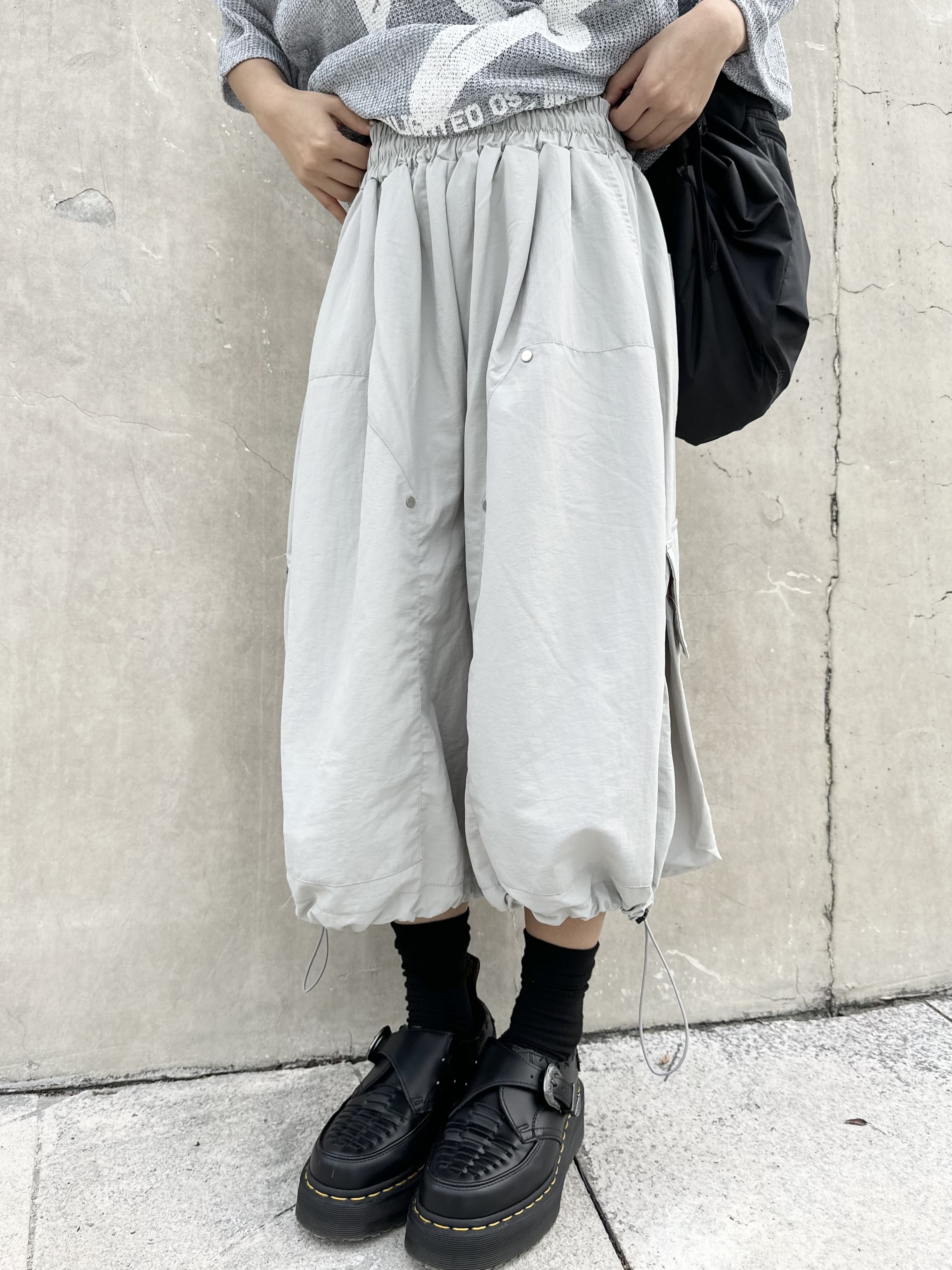 HOIYING自肥！多口袋索索料工裝中褲（GREY)