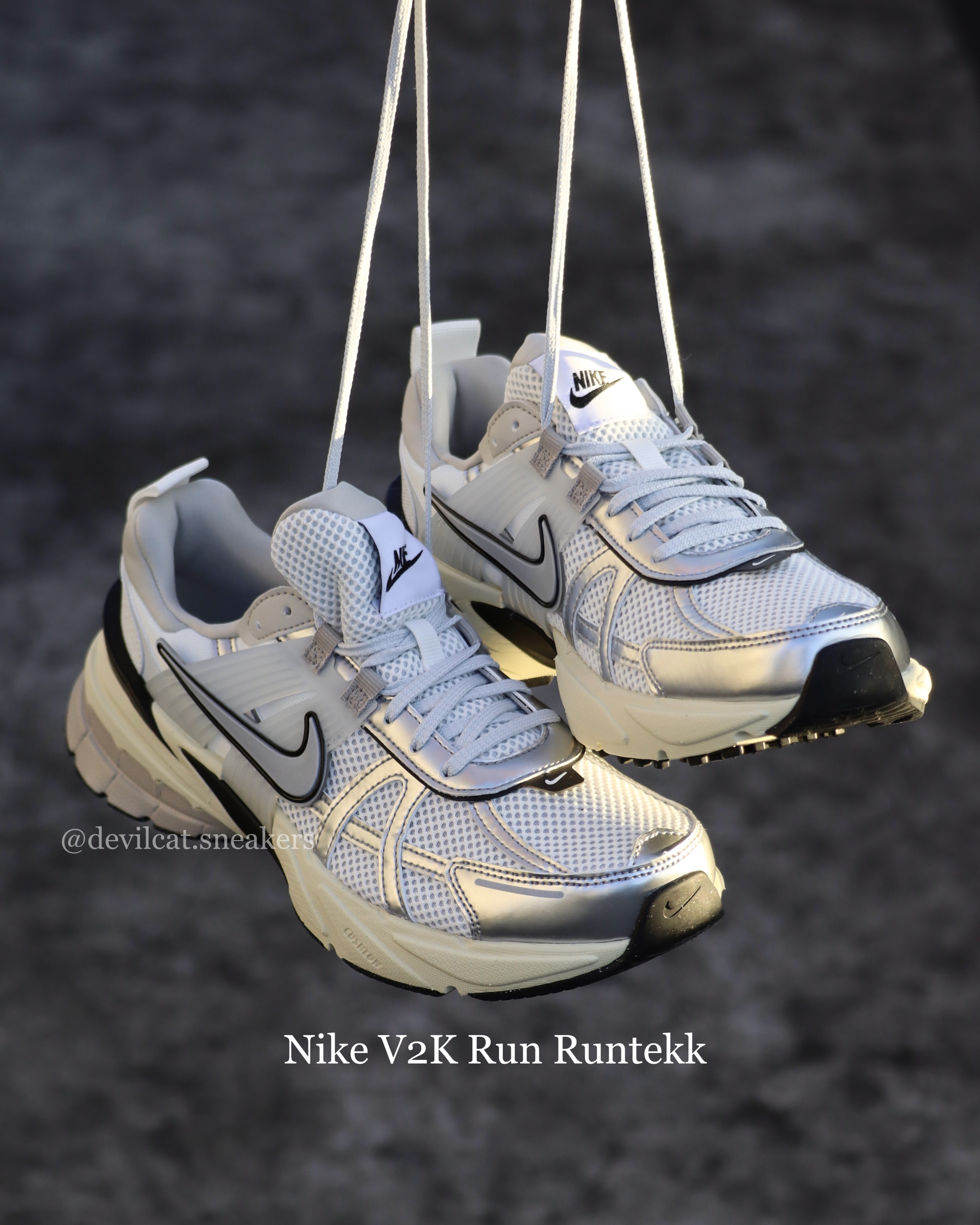 <現貨秒發!!>Nike V2K Runner Tek 復古 Y2K 科技銀