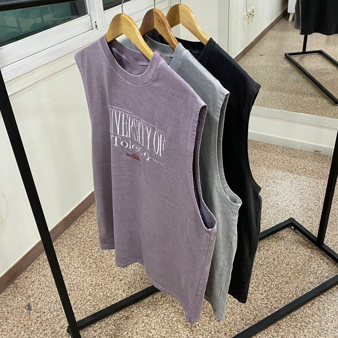 OverSize英文字背心 V1067