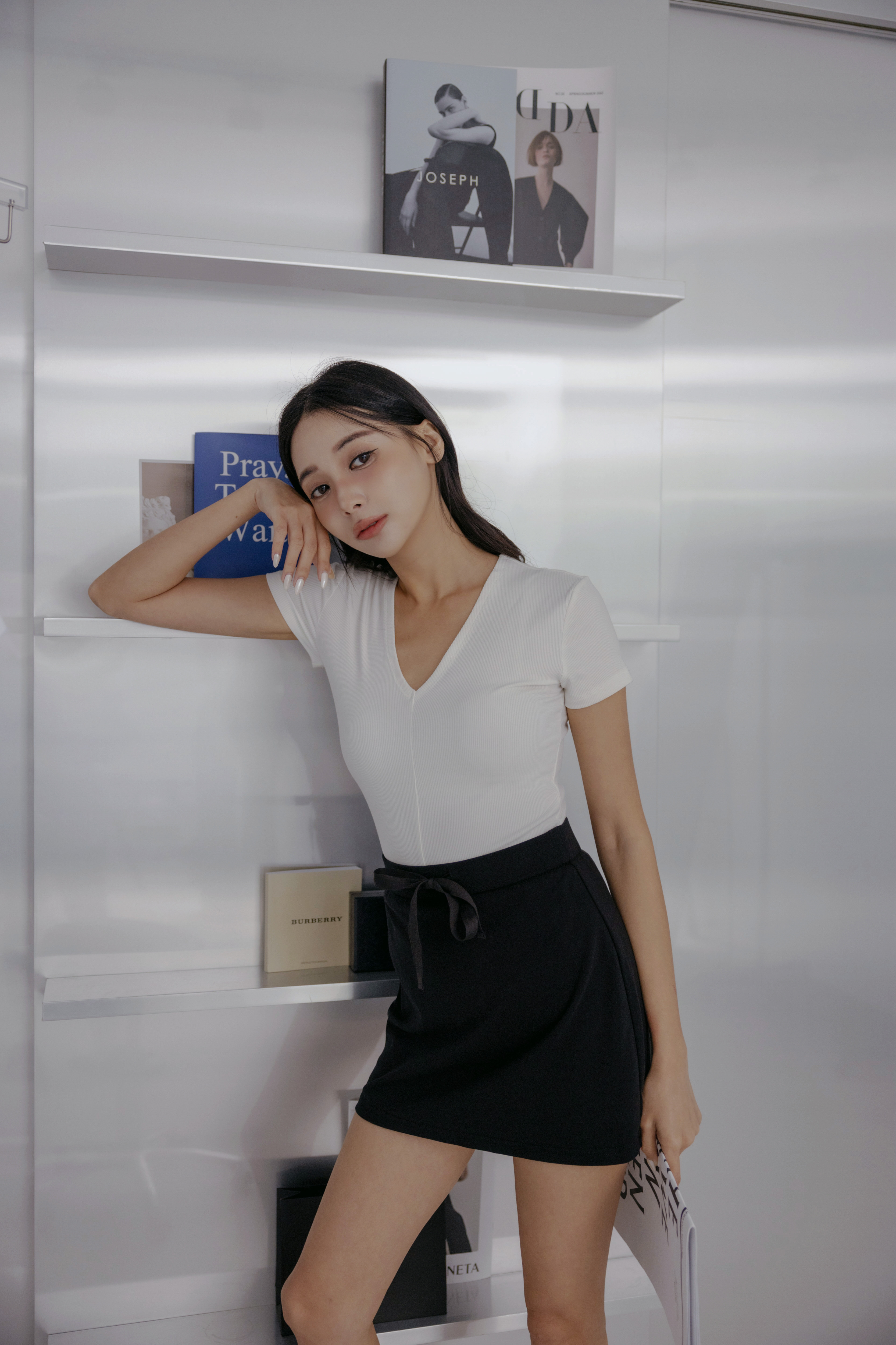 小心機 V 領百搭 T（兩色）