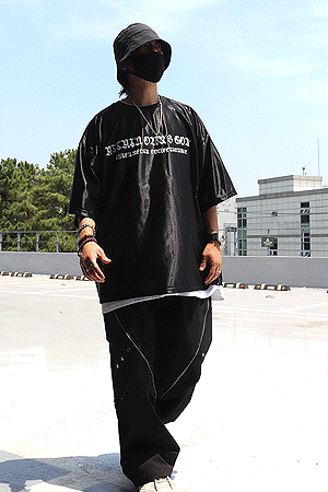 Attain十字金屬短袖T恤