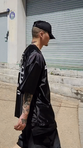 Attain十字金屬短袖T恤