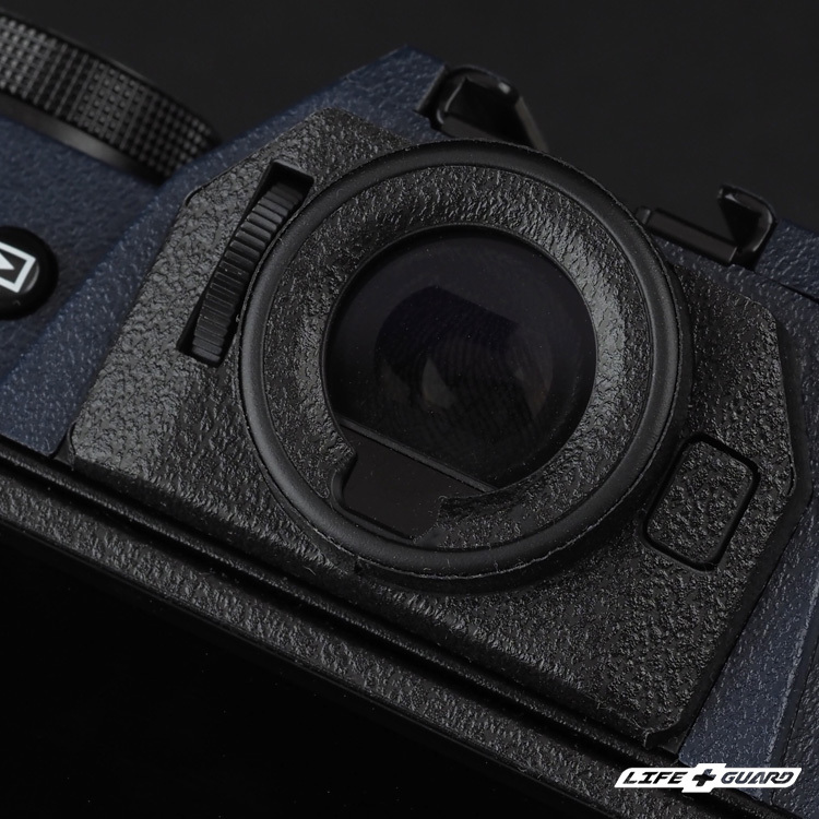 LIFE+GUARD 黑色砂紋貼膜質感特寫，LIFE+GUARD 設計風格