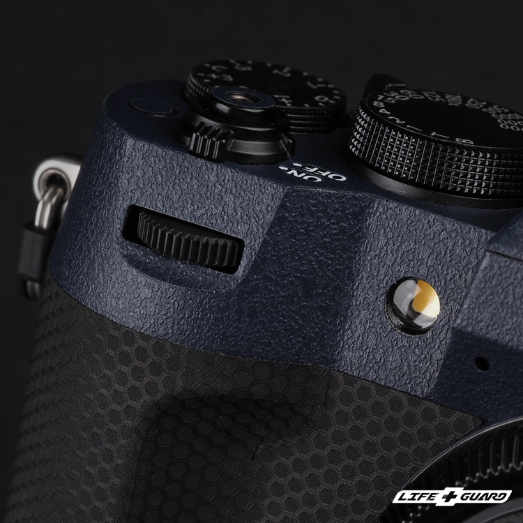 LIFE+GUARD 藍色砂紋貼膜質感特寫，LIFE+GUARD 設計風格