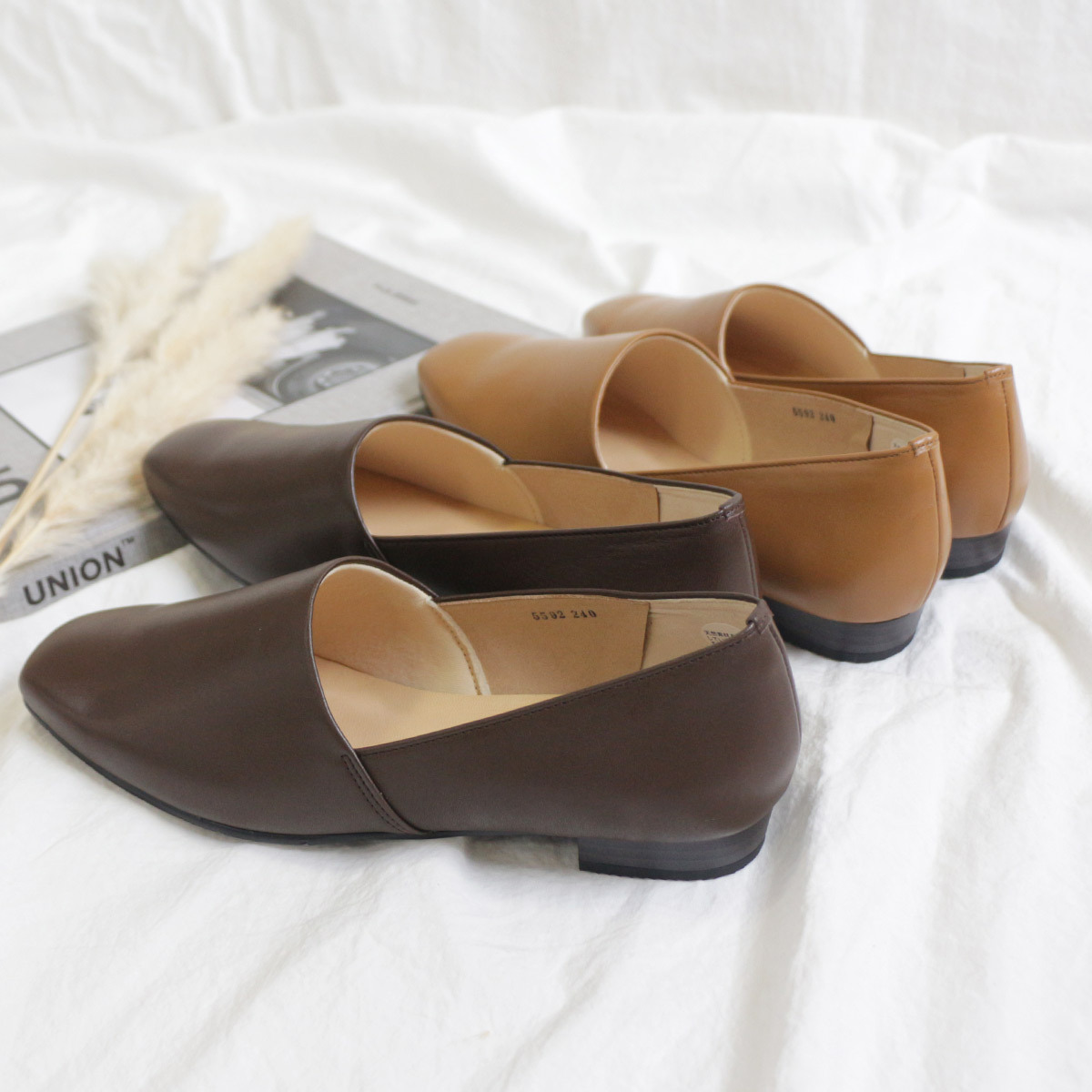 Ms. Jeune 女用側邊 V 形剪裁高跟鞋