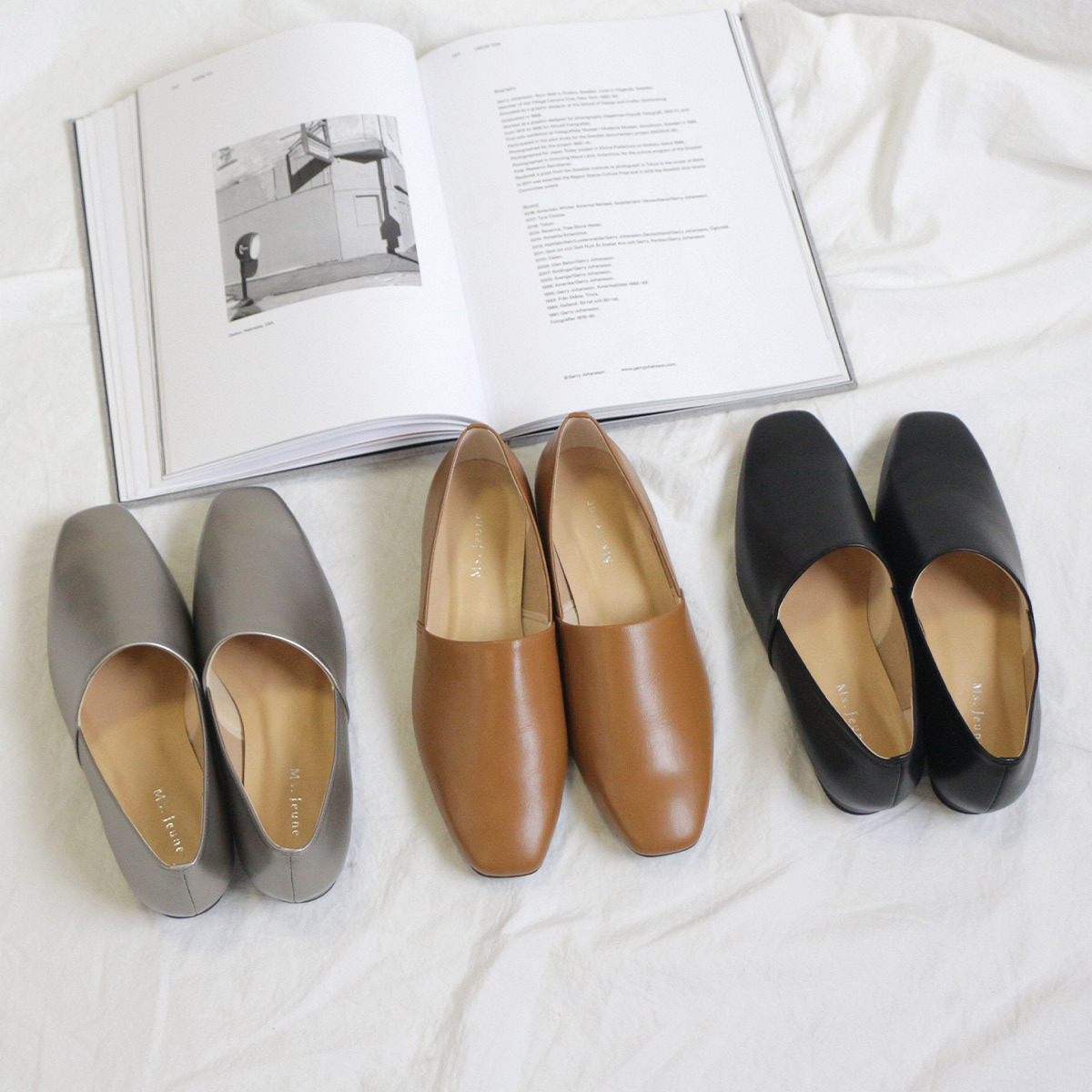 Ms. Jeune 女用側邊 V 形剪裁高跟鞋