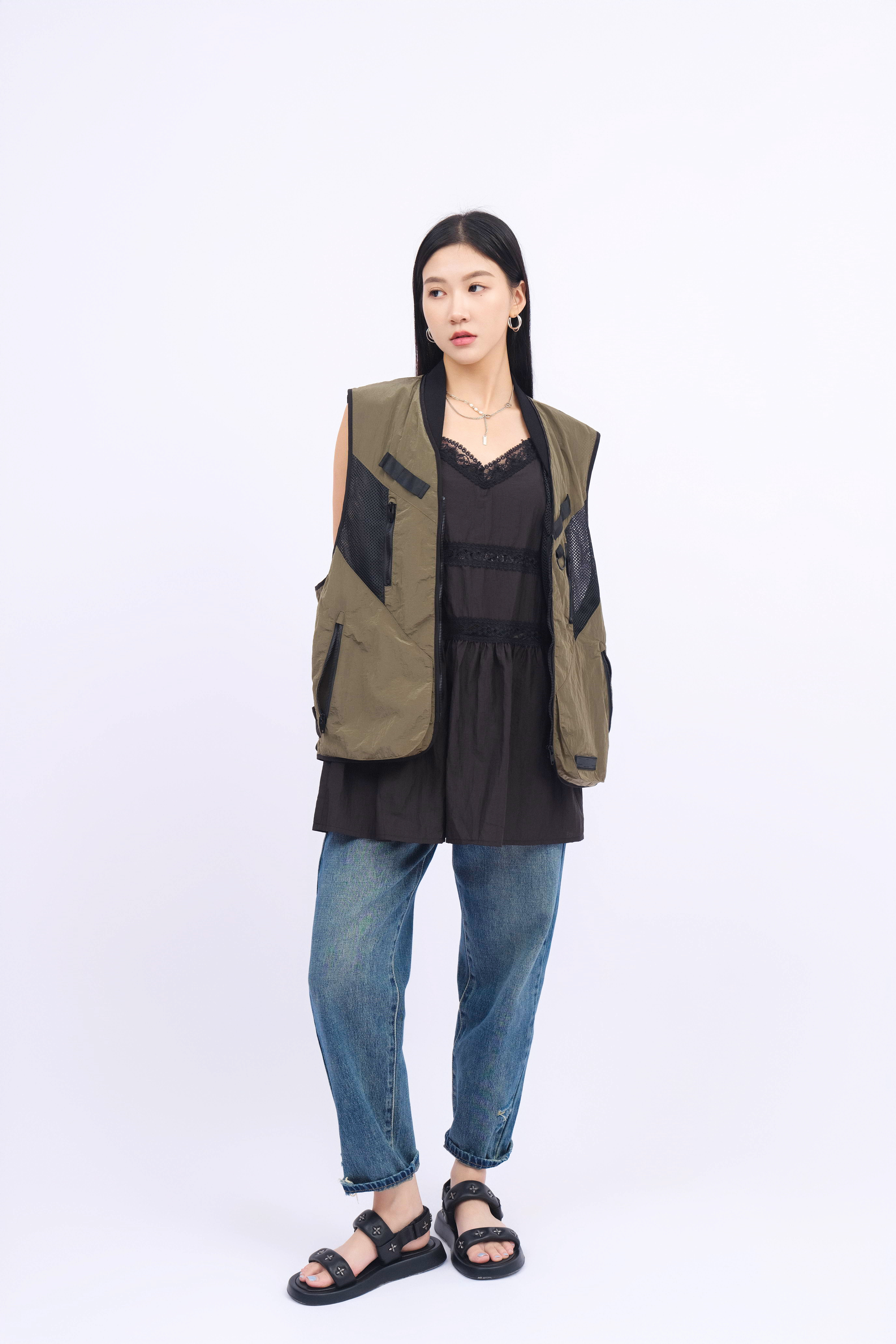 造型 1078（背心外套＋上衣＋牛仔褲）