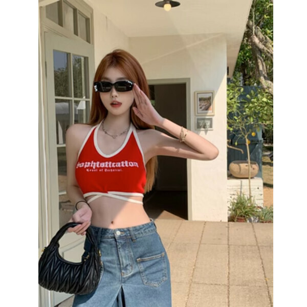 Contrasting letter halterneck camisole (red) (one size)】