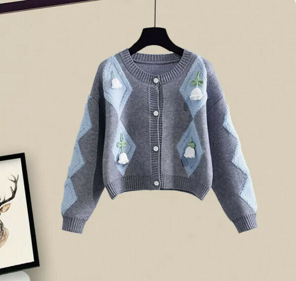 Fat sister covers the flesh and looks thin sweater (gray) [M-4XL size] [Contact customer service to confirm the size after placing an order]