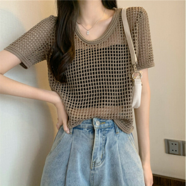 Thin cut-out short-sleeved knit sweater (brown) (one size)】